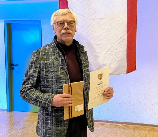 Ehrung von Philipp Einsfeld für ehrenamtliches Engagement